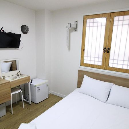 Hotel Golden Park Myeongdong Сеул Экстерьер фото