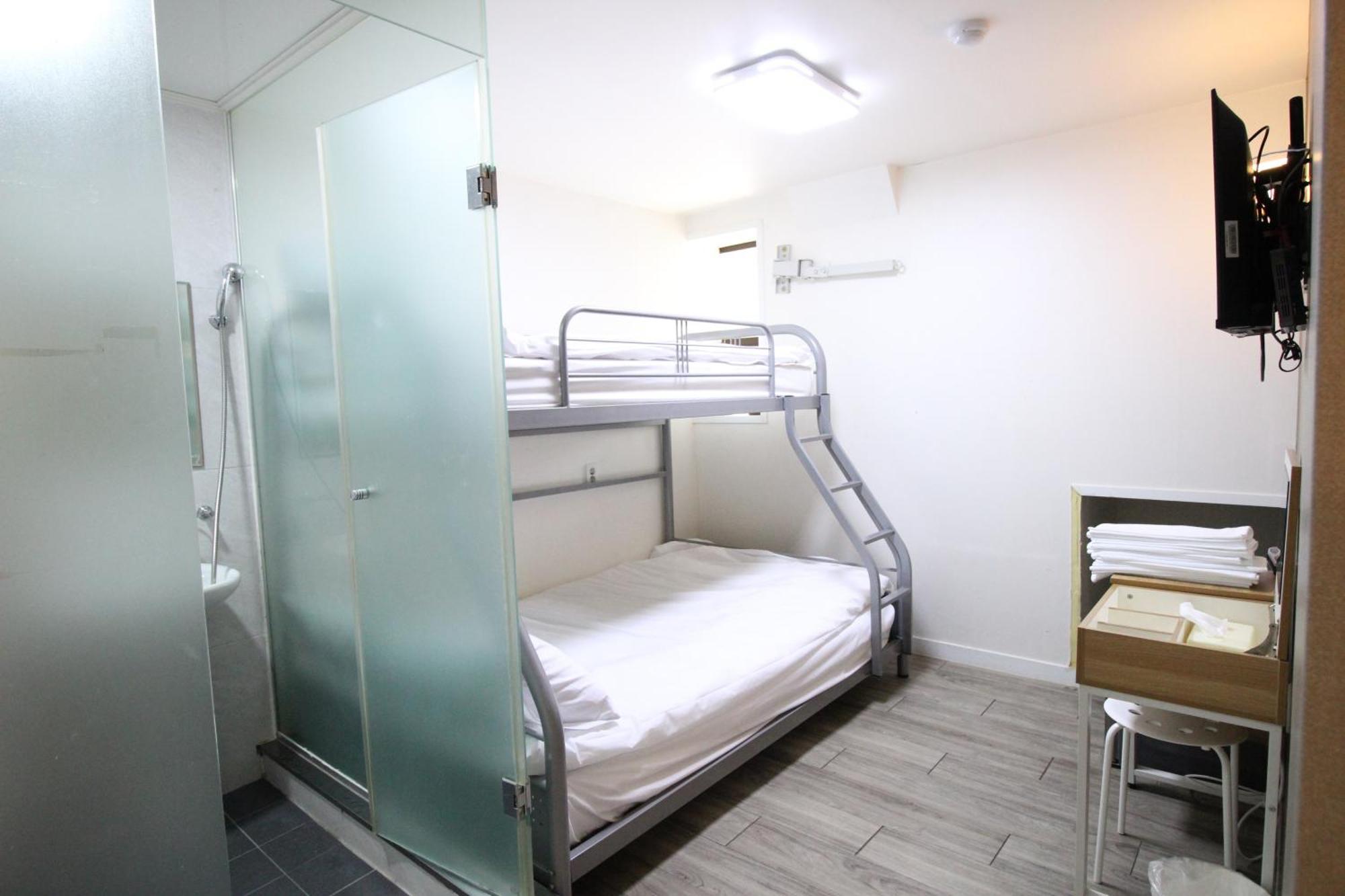 Hotel Golden Park Myeongdong Сеул Экстерьер фото