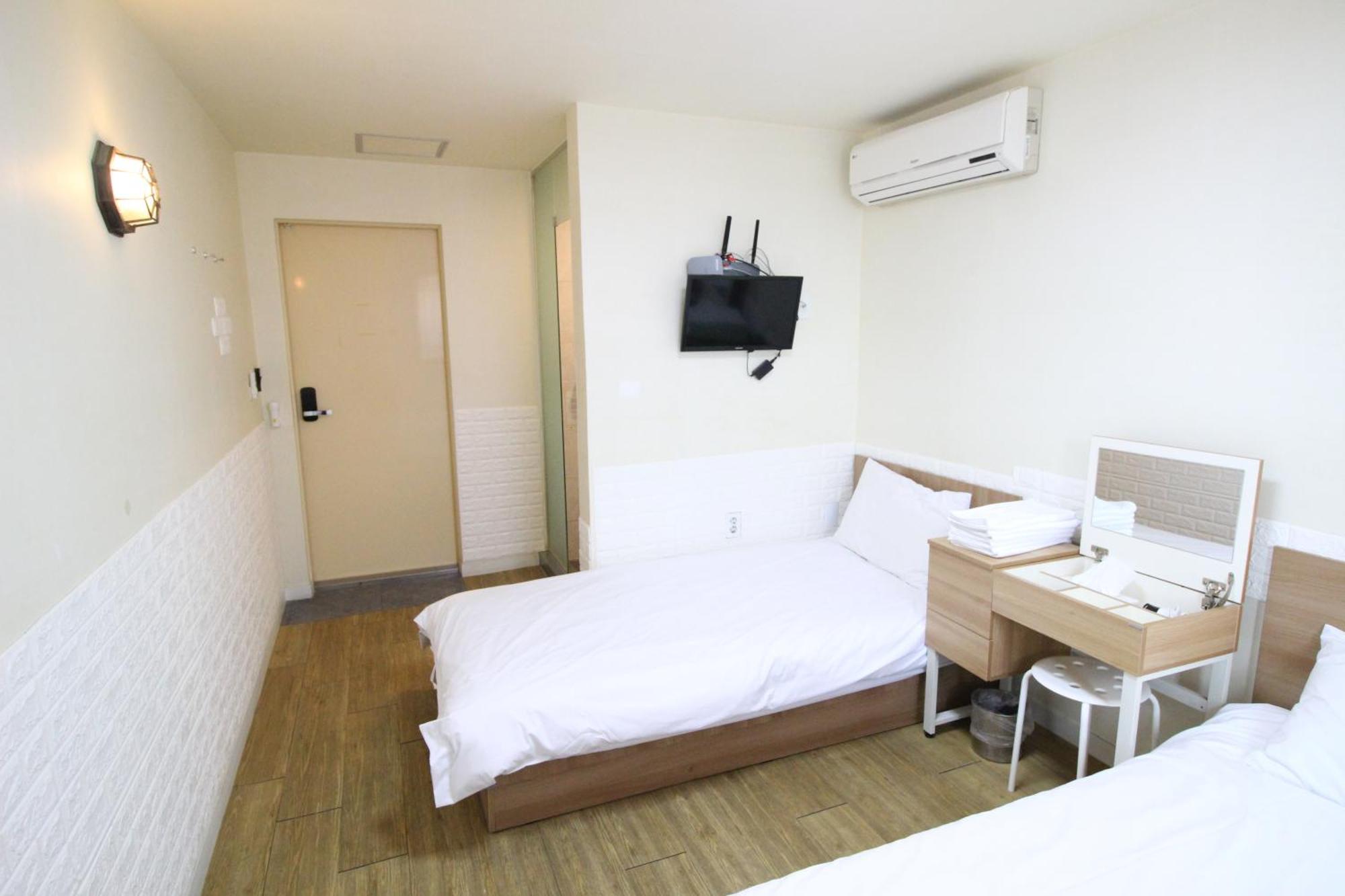 Hotel Golden Park Myeongdong Сеул Экстерьер фото