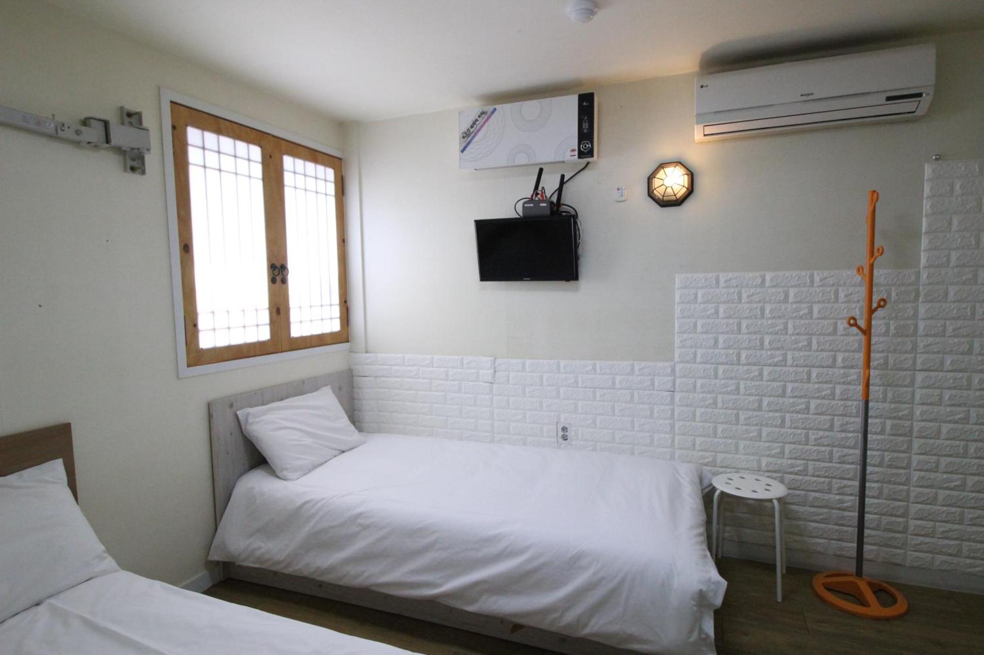 Hotel Golden Park Myeongdong Сеул Экстерьер фото